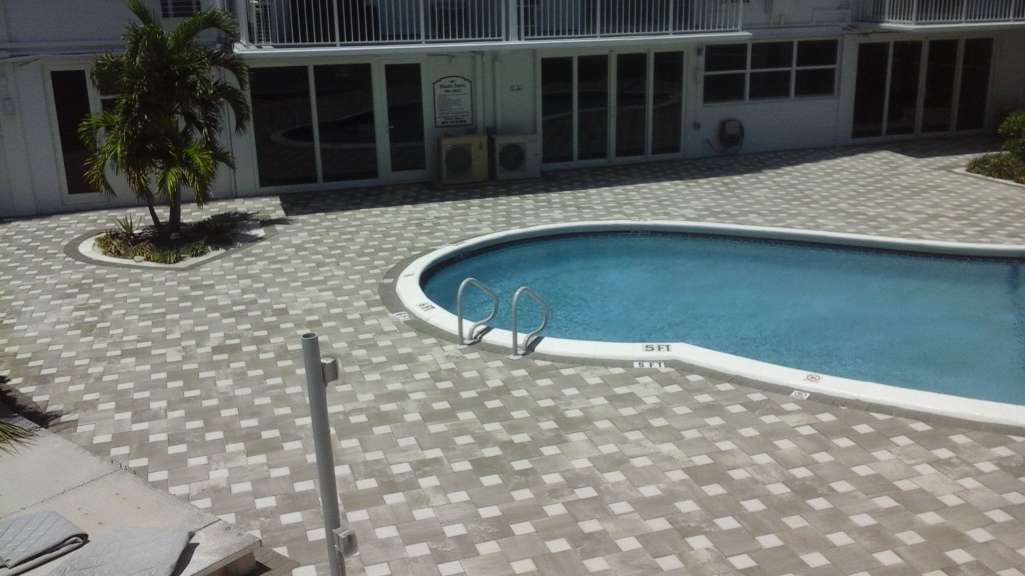 pool-deck21 pool-deck21