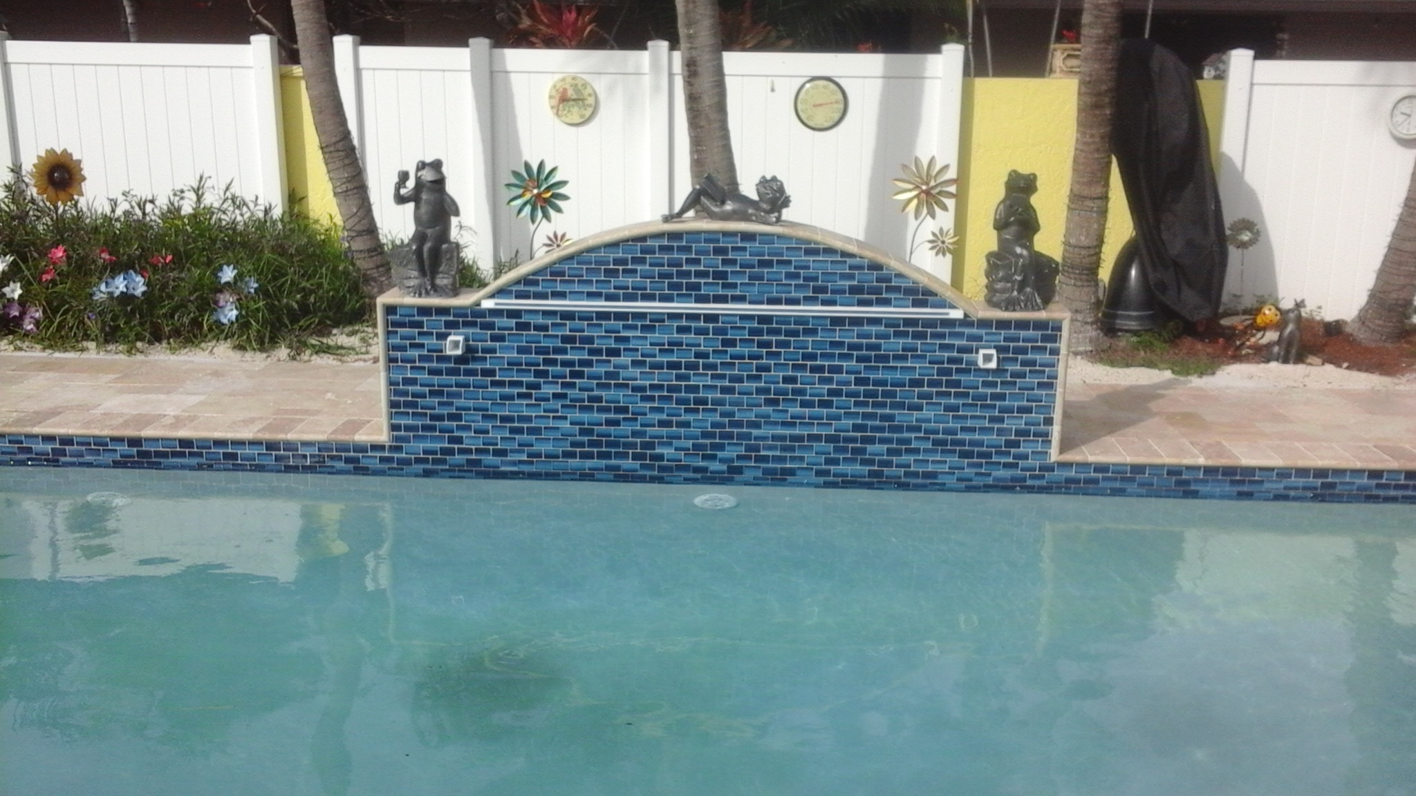 pool-deck28 pool-deck28